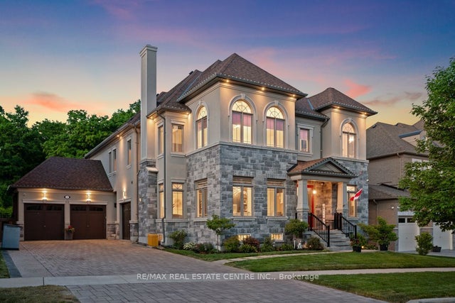 10 Crown Forest Court, Brampton