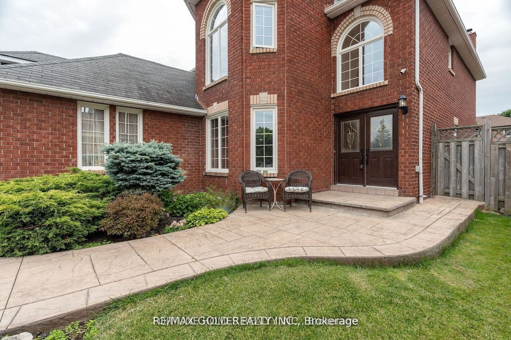 14 Shadywood Road, Brampton