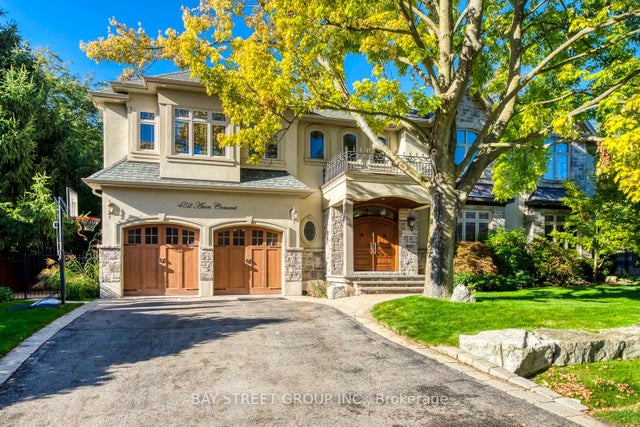 452 Avon Crescent, Oakville
