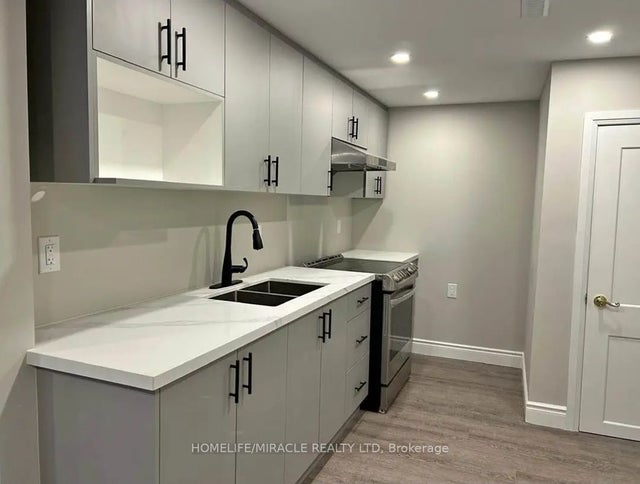 851 Laurier Avenue Bsmnt, Milton