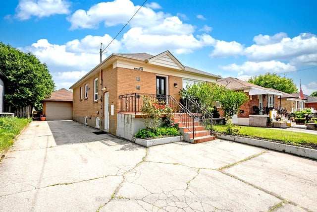 397 Bartos Drive, Oakville