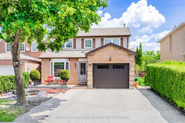 34 Greendust Court, Brampton