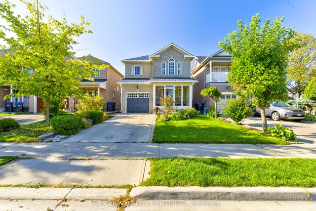 4 Dunlop Court, Brampton