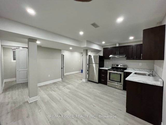 140 Finegan Circle Basement, Brampton