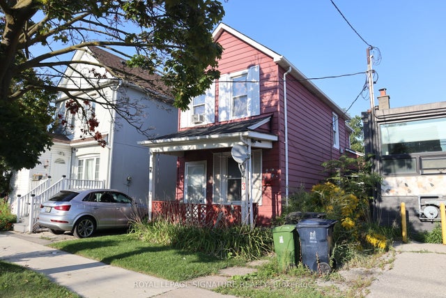 3 Toffee Court, Toronto W06