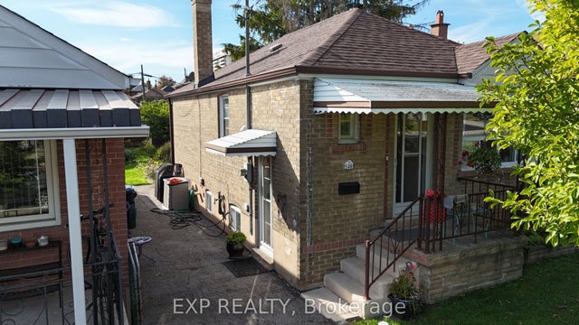 546 Mc Roberts Avenue N, Toronto W03