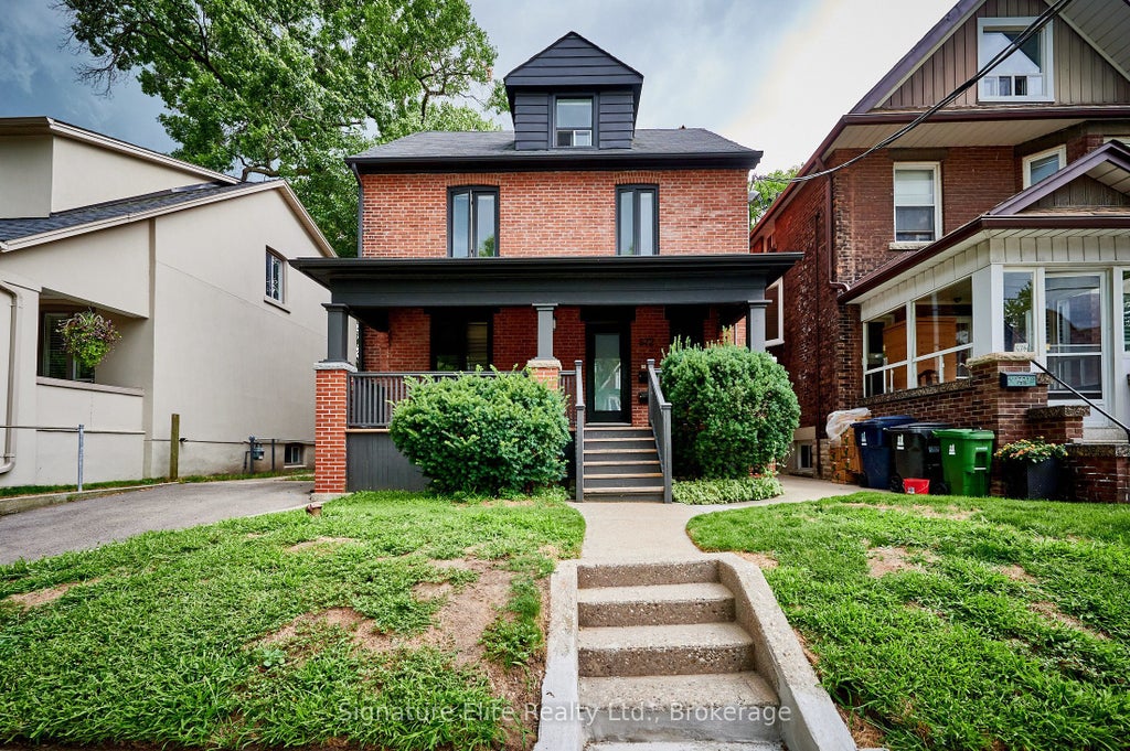 572 Runnymede Road 1, Toronto W02