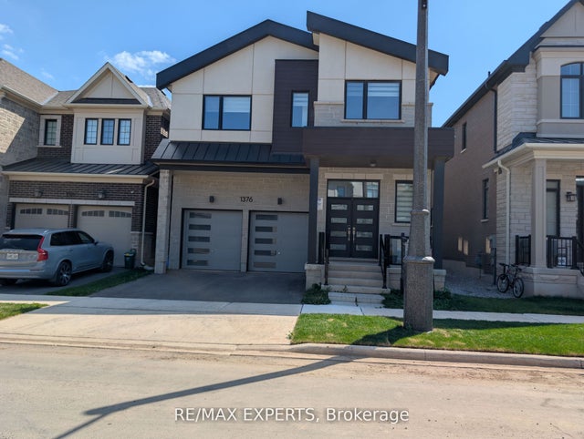 1376 Hydrangea Gardens, Oakville