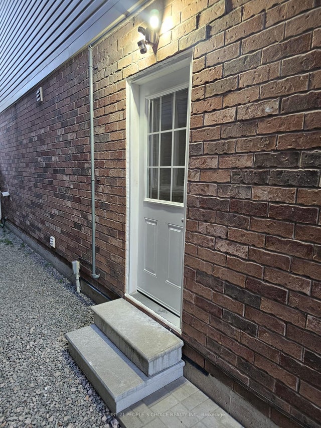 426 Grey Landing Drive Bsmnt, Milton