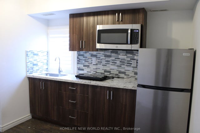 2466 St Clair Avenue W 301, Toronto W03