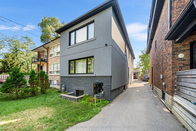 50 Arcadian Circle 3, Toronto W06