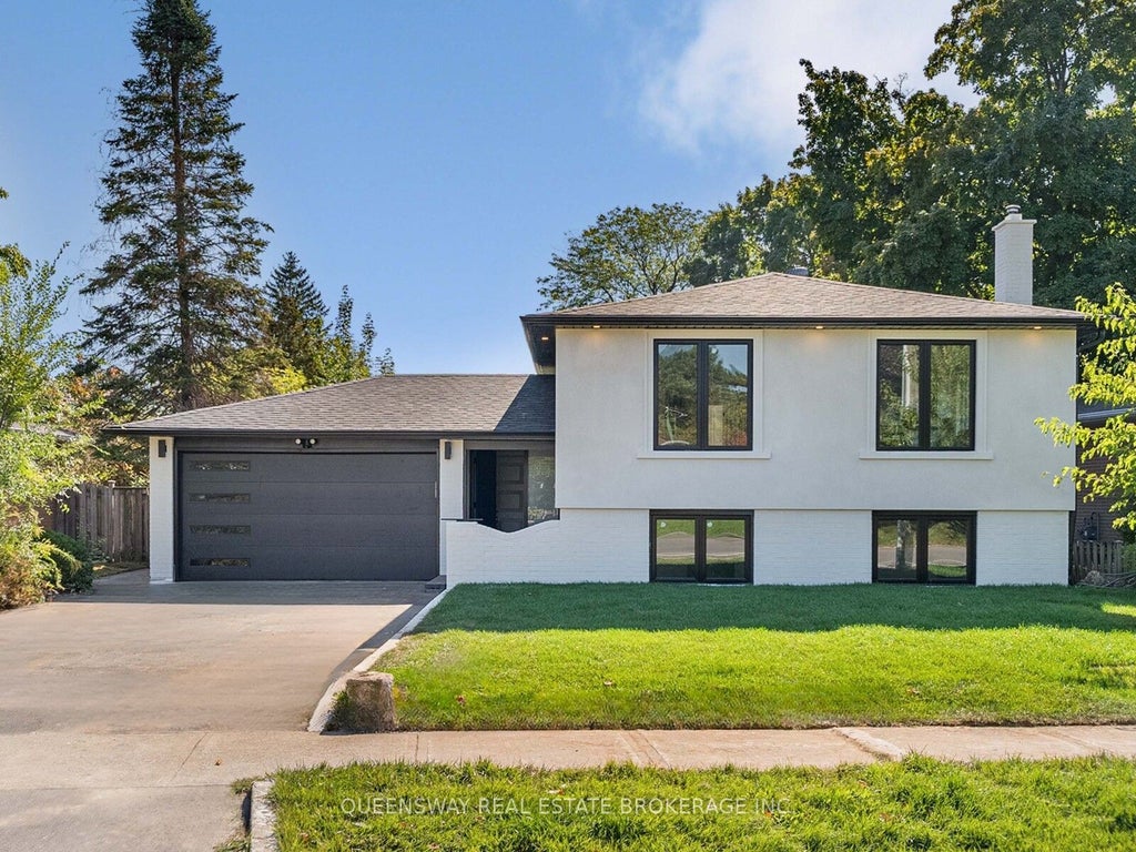 1128 Pinegrove Road, Oakville