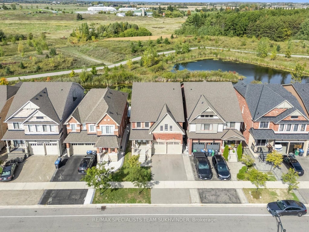 95 Bonnieglen Farm Boulevard, Caledon