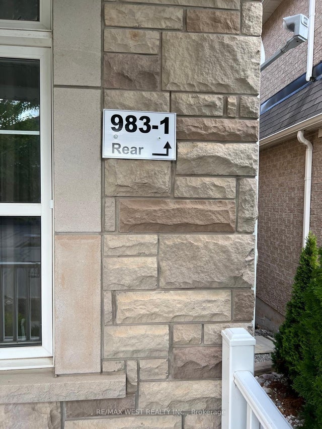 983-1 Syndenham Lane, Milton