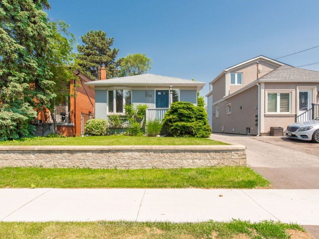 42 Tilden Crescent N, Toronto W09