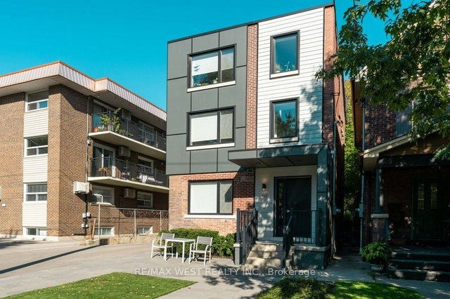 167 Quebec Avenue, Toronto W02