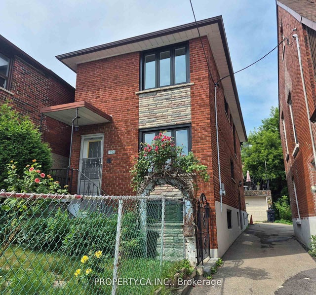 2098 Dufferin Street, Toronto W03