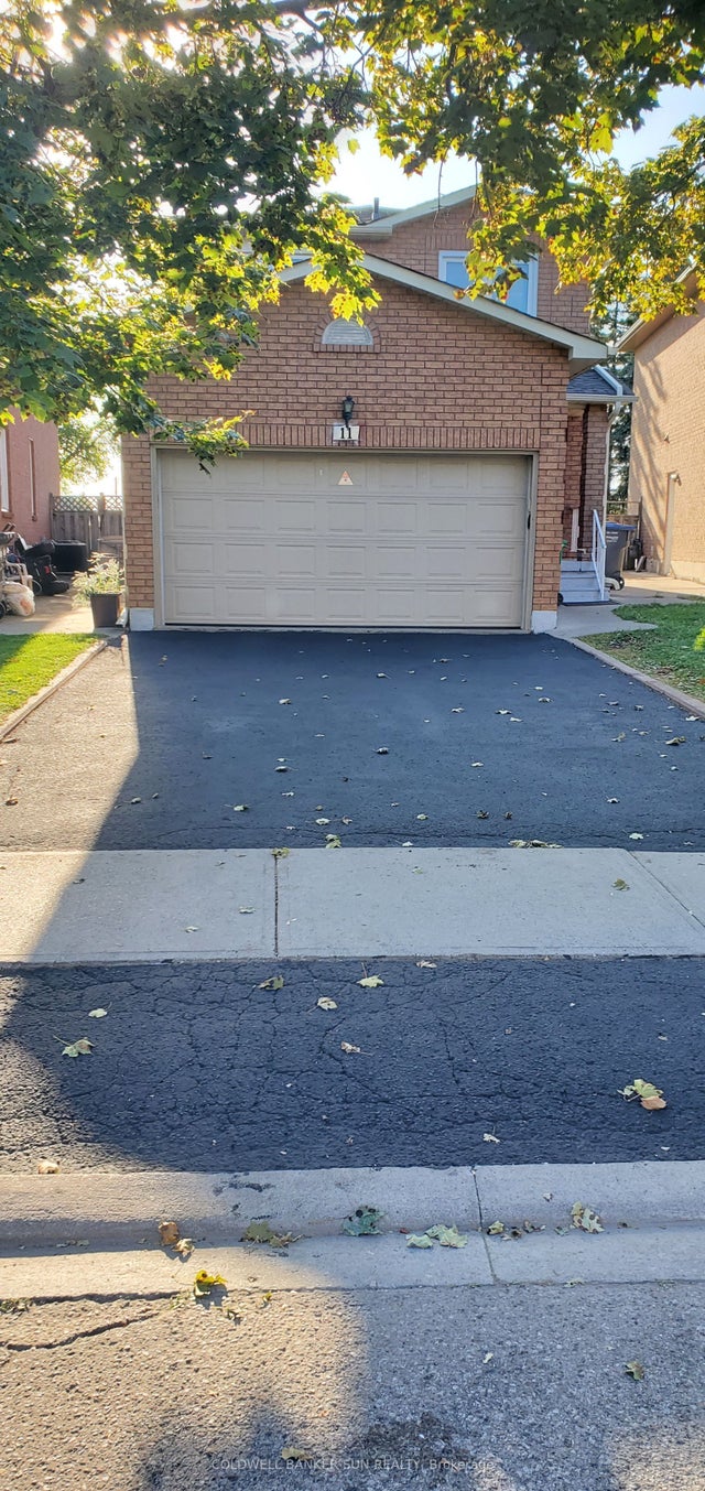 11 Toba Crescent, Brampton