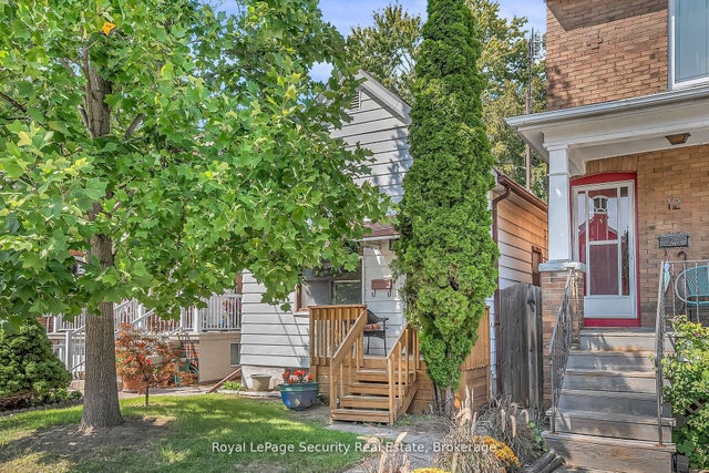 14 Morland Road, Toronto W02