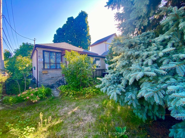 33 Waniska Avenue, Toronto W07