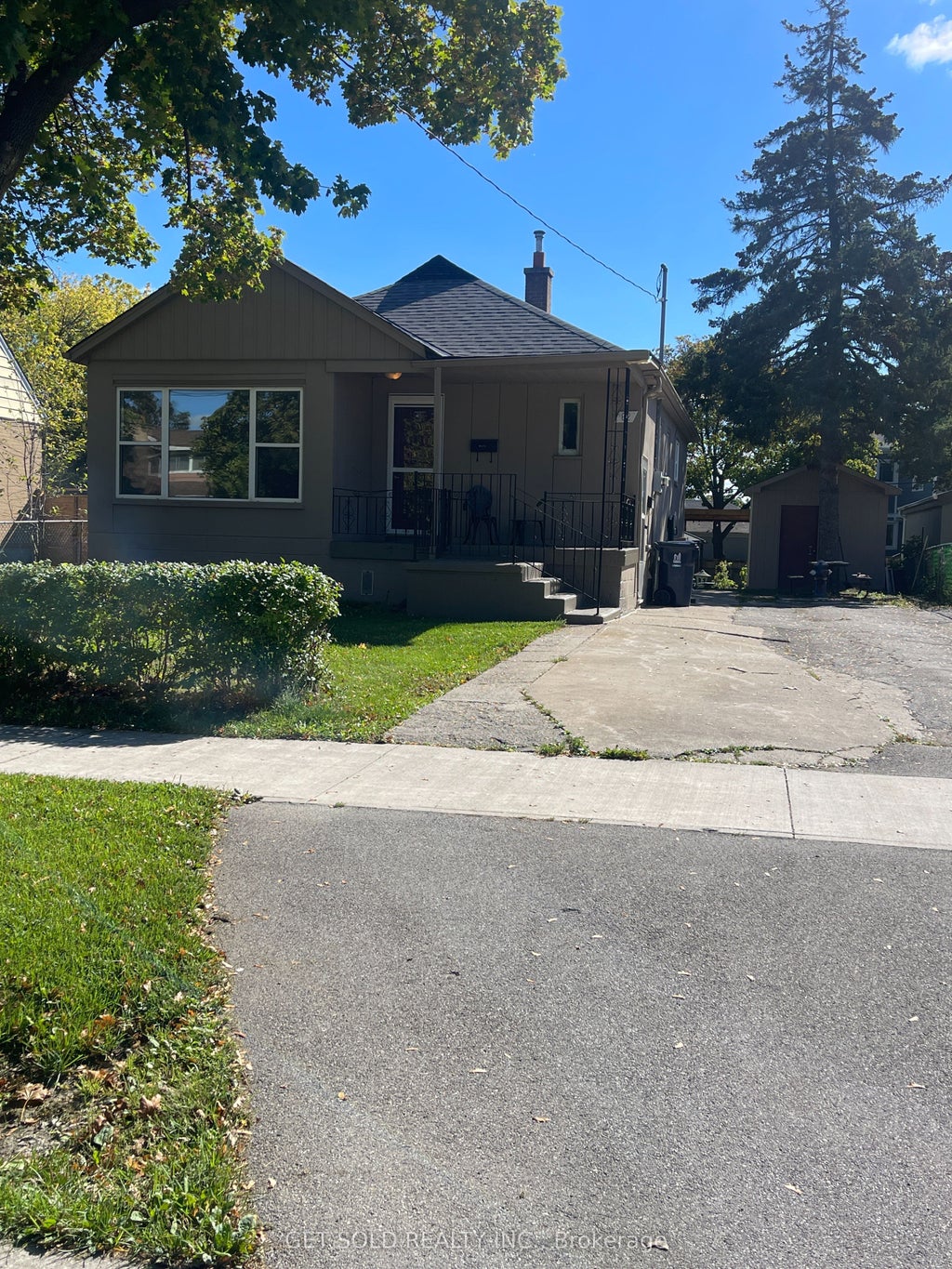 62 Grierson Road Main, Toronto W10