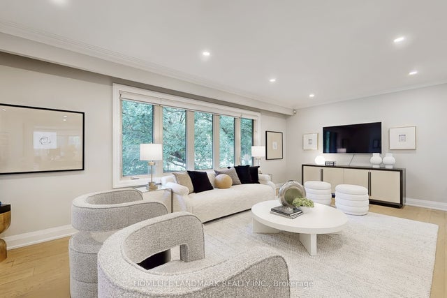 456 Chamberlain Lane, Oakville