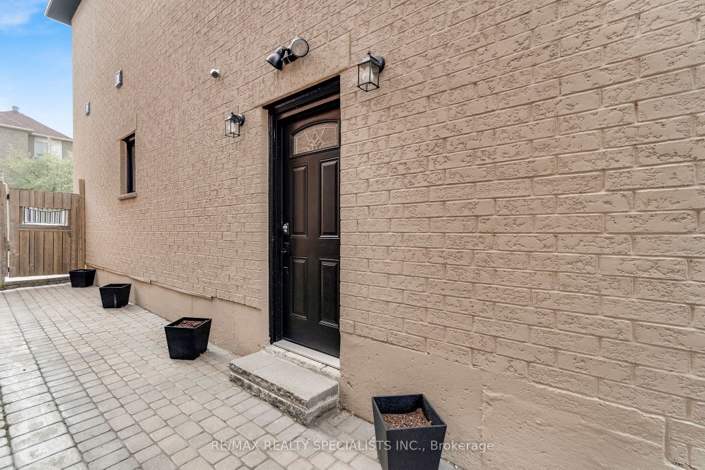 4982 Maxine Place, Mississauga