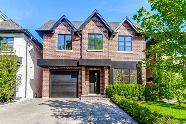 8 Shand Avenue, Toronto W08
