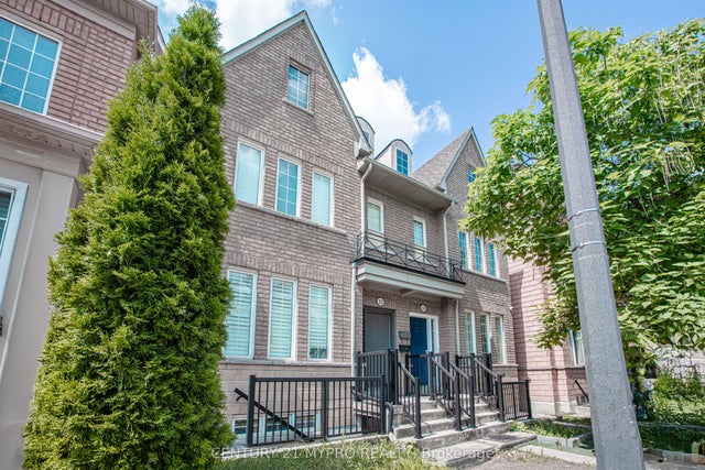 22 Mansur Terrace, Toronto W05