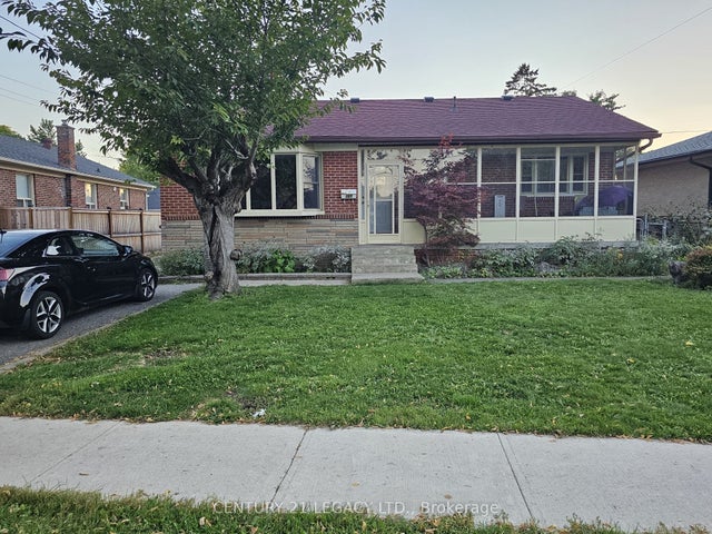 101 Mcmurchy Avenue S, Brampton