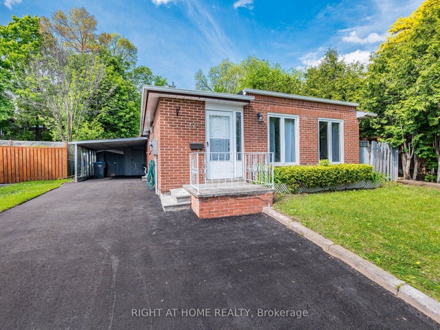 118 Bonham Boulevard, Mississauga