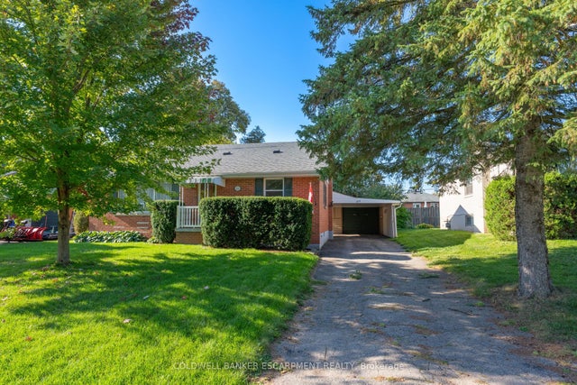 111 Elizabeth Drive, Halton Hills