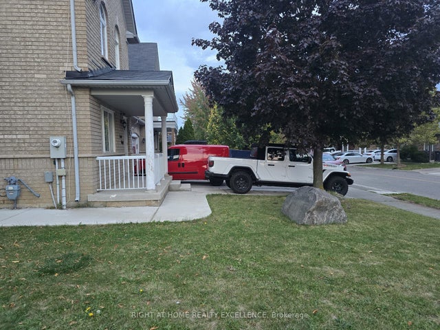 39 Topiary Lane, Brampton