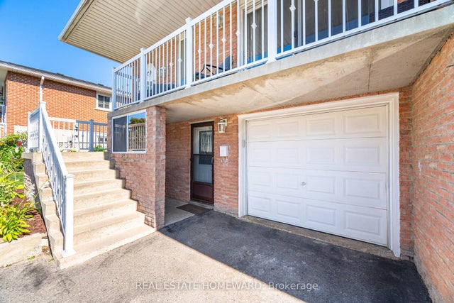 309 Royal Salisbury Way, Brampton