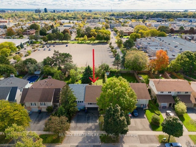 2440 Mainroyal Street, Mississauga