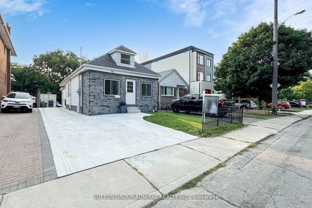 14 Spears Street, Toronto W03