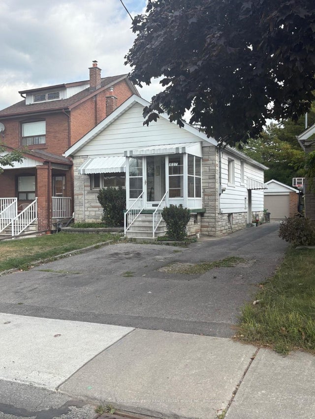 627 Mcroberts Avenue, Toronto W03