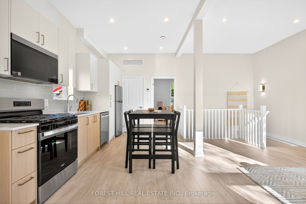 49 William Cragg Drive R, Toronto W05