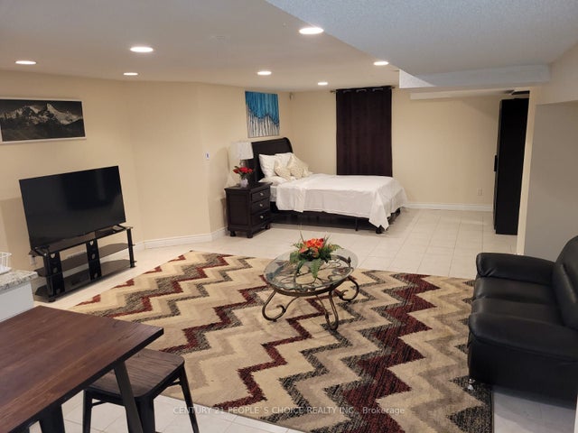 2 Saddler Avenue #1, Brampton