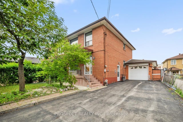 8 Sonnet Court, Toronto W04