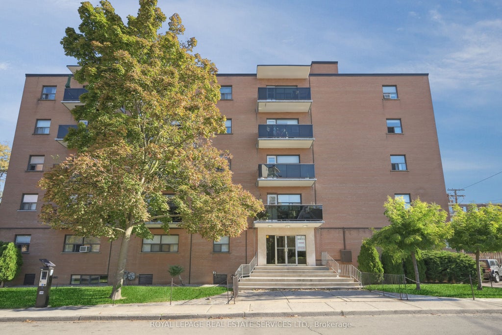 7 Helene Street N 107, Mississauga