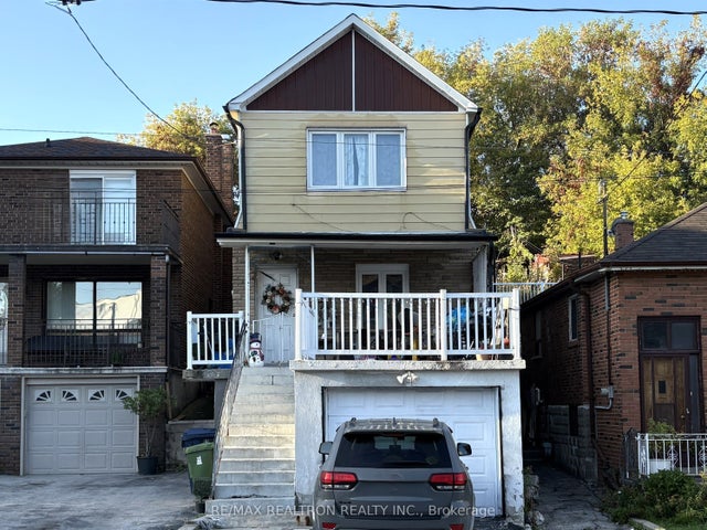 13 Holmesdale Road, Toronto W03