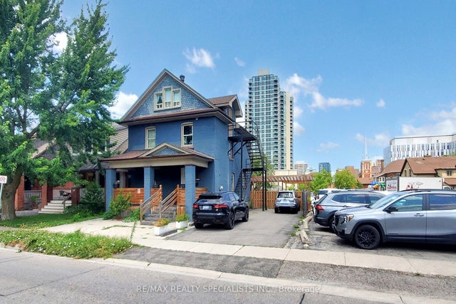 8 Mill Street N, Brampton