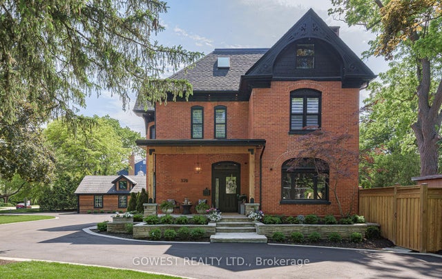 376 Chartwell Road, Oakville