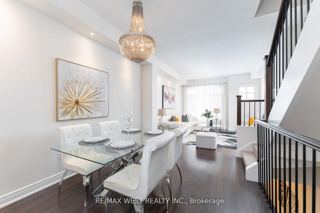 2172 Trafalgar Road 19, Oakville