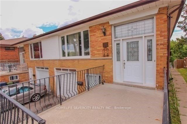 31 Lakeland Drive S Basement, Toronto W10