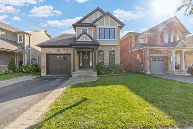 402 Schreyer Crescent, Milton