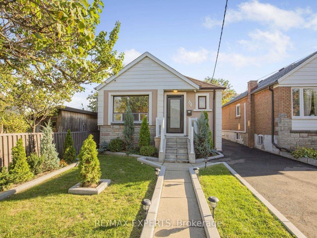1001 Castlefield Avenue, Toronto W04