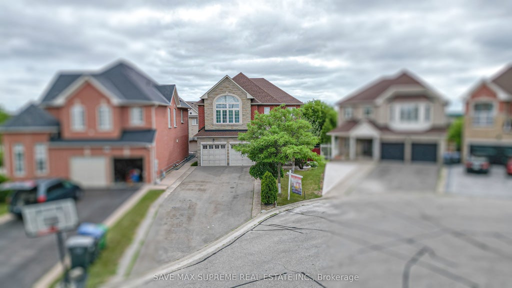 4 Ozark Court, Brampton