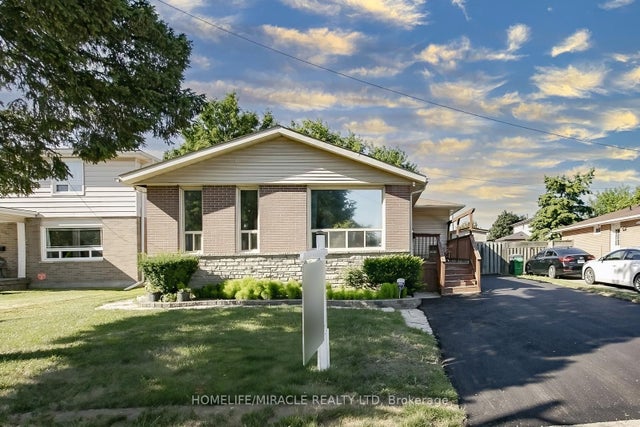 46 Reigate Avenue, Brampton